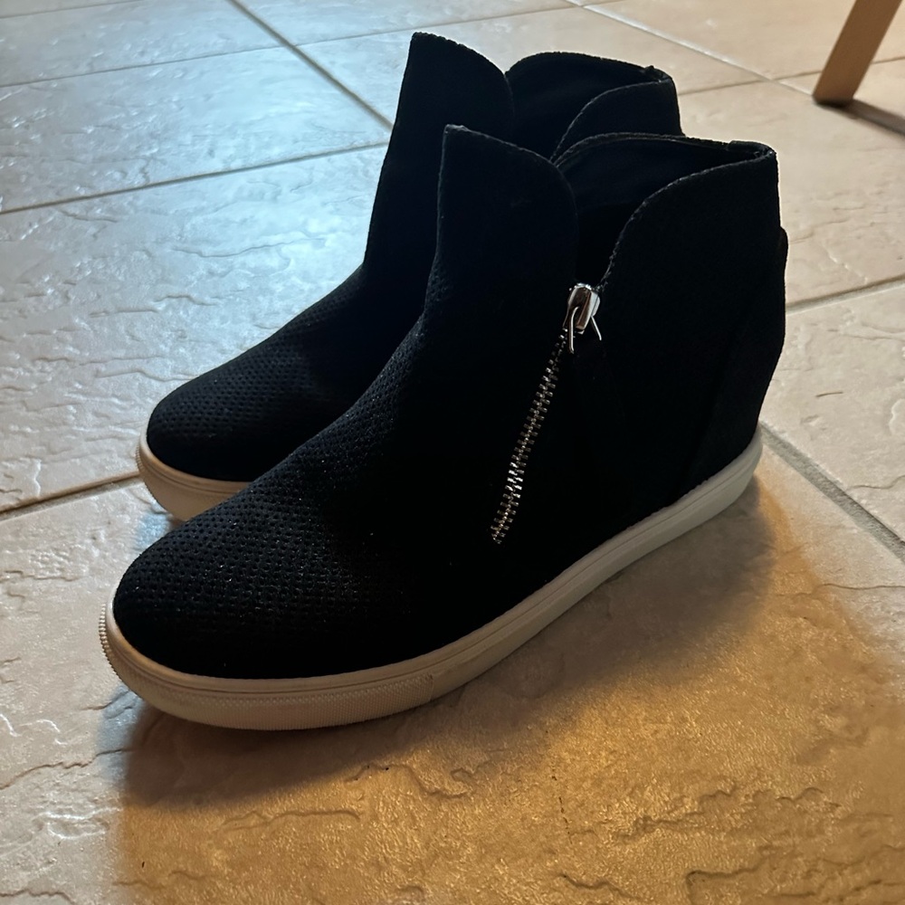 Madden girl wedge sneakers